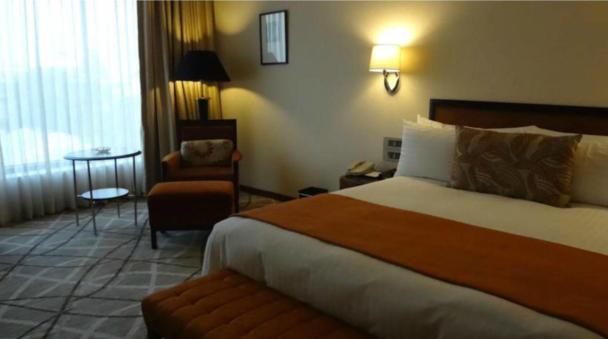 Hotel Marine Plaza Βομβάη Εξωτερικό φωτογραφία