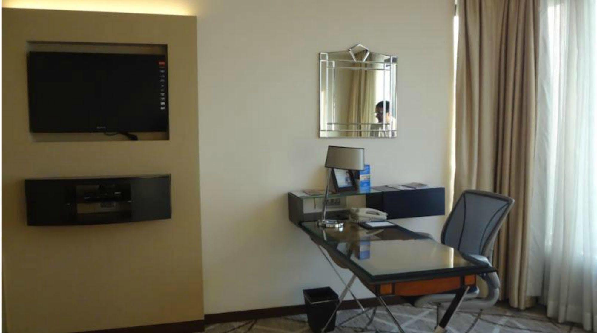 Hotel Marine Plaza Βομβάη Εξωτερικό φωτογραφία