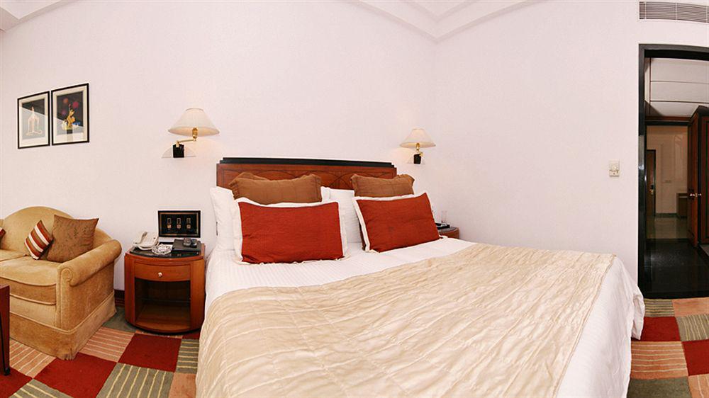 Hotel Marine Plaza Βομβάη Εξωτερικό φωτογραφία