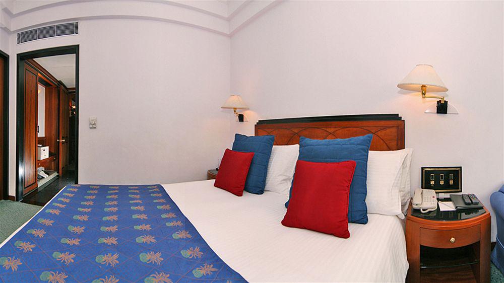 Hotel Marine Plaza Βομβάη Εξωτερικό φωτογραφία